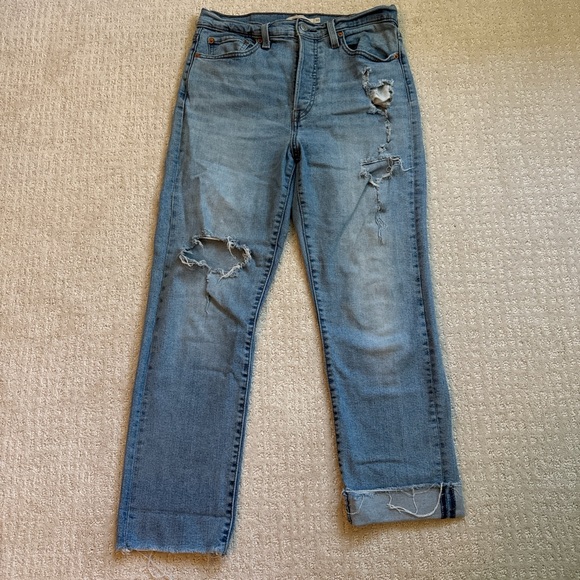 Denim - Levi’s Wedgie Straight Ripped Jeans